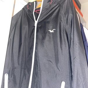 HOLLISTER WINDBREAKER SIZE MEDIUM